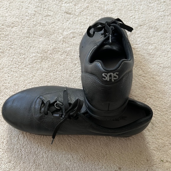 SAS brand work shoes. - Picture 4 of 7